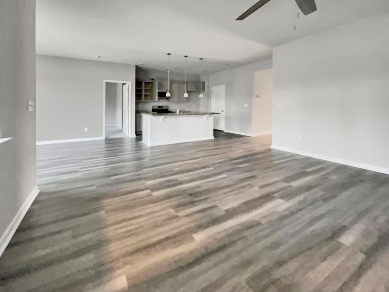 422 Buckhannon Ln, Moncks Corner, SC 29461