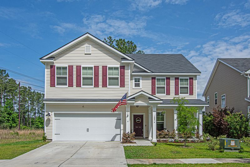 102 Royal Star Rd, Summerville, SC 29486