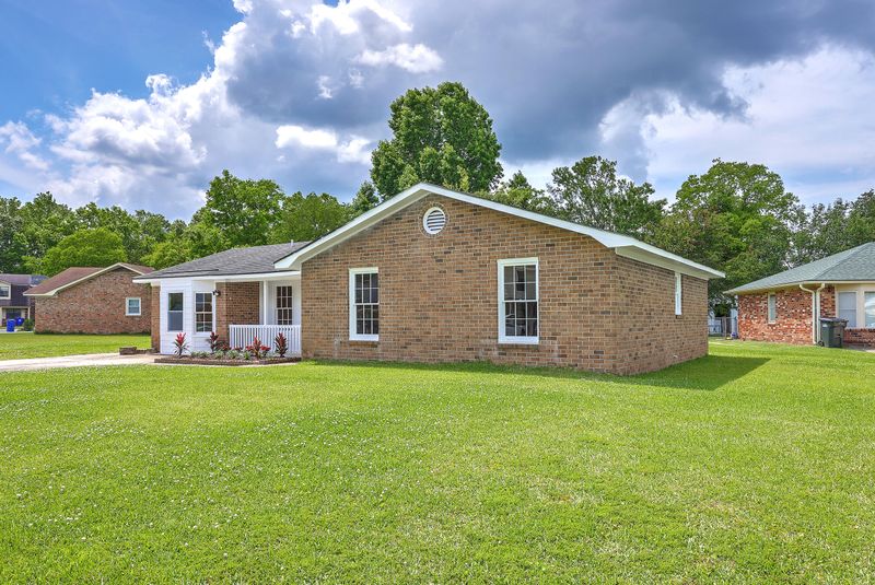 5026 Popperdam Creek Dr, North Charleston, SC 29418