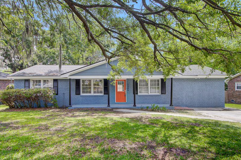 1245 Springhill Rd, Hanahan, SC 29410