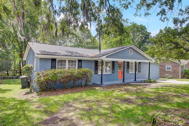 1245 Springhill Rd, Hanahan, SC 29410