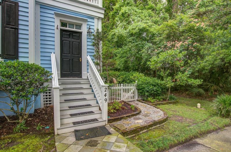 249 Ponsbury Rd, Mount Pleasant, SC 29464
