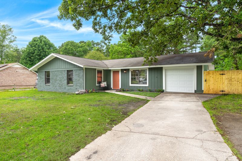 118 Mountain Pine Rd, Moncks Corner, SC 29461