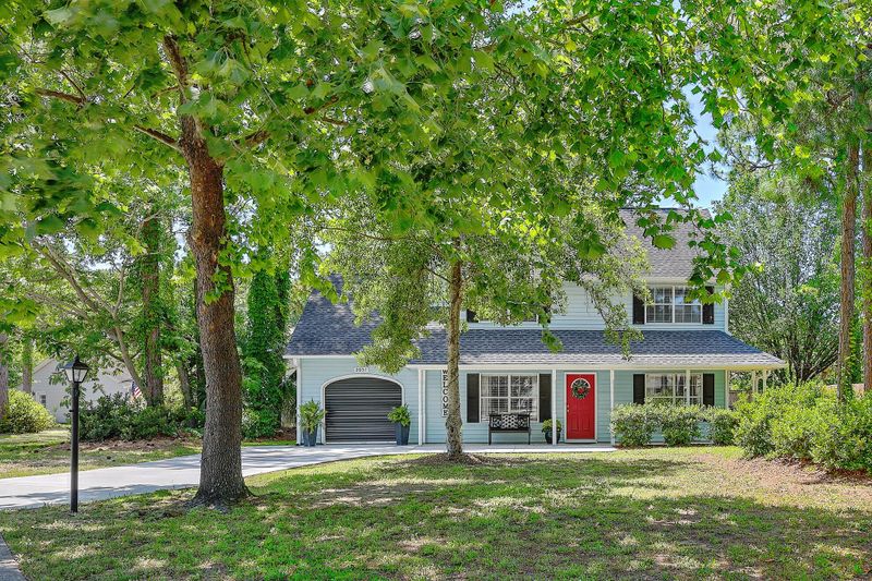 2051 Infantry Dr, Mount Pleasant, SC 29466