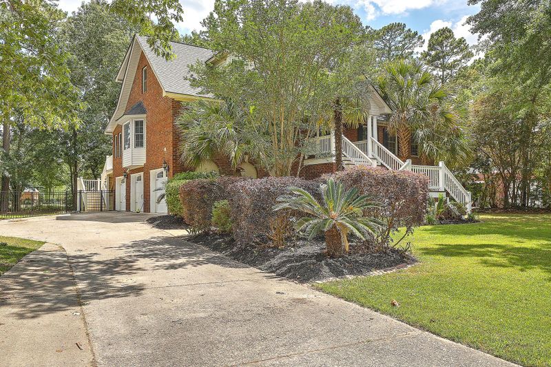4272 Persimmon Woods Dr, North Charleston, SC 29420