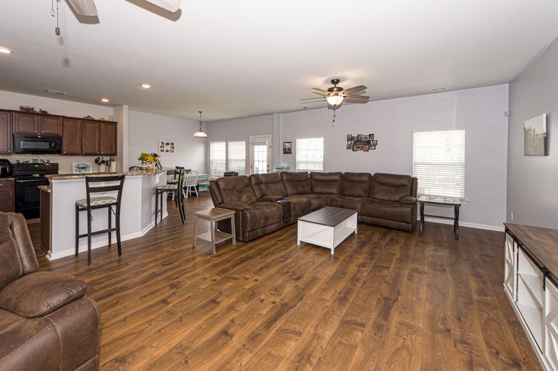 332 Bradley Bend Dr, Moncks Corner, SC 29461