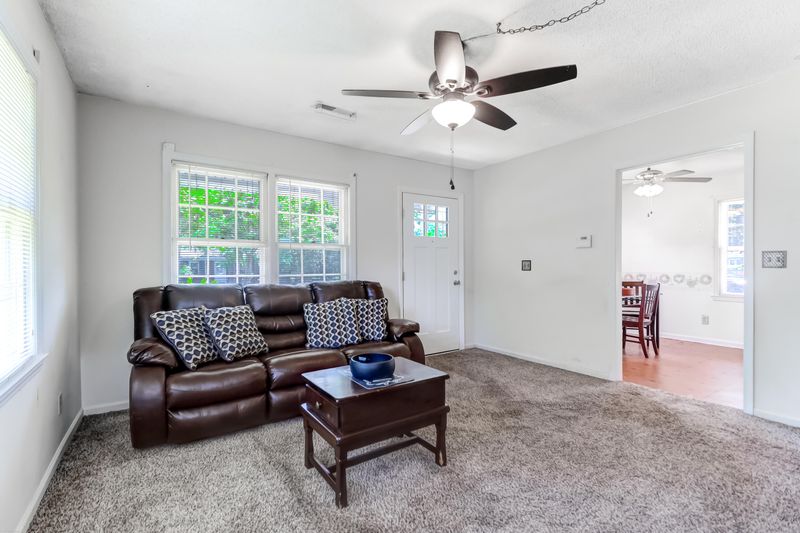 160 Red Cedar Dr, Goose Creek, SC 29445