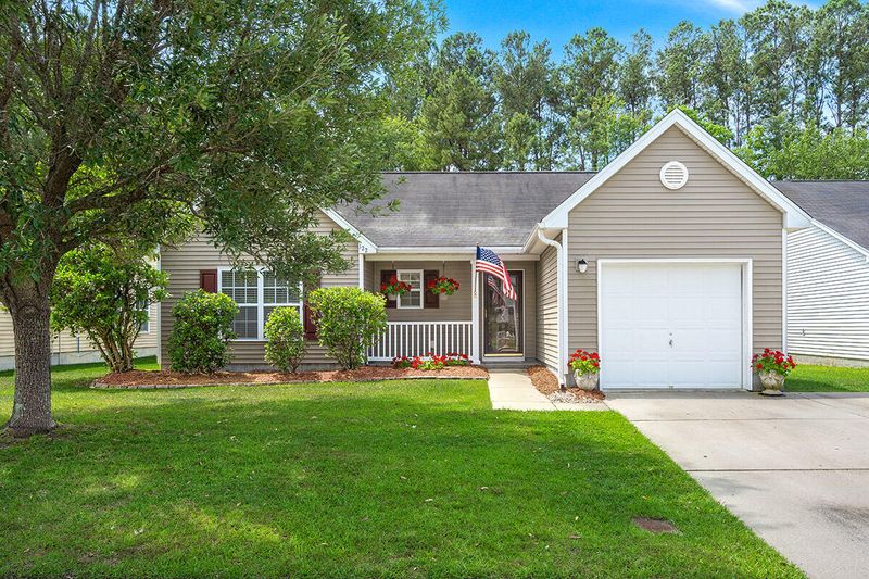 122 Avonshire Dr, Summerville, SC 29483