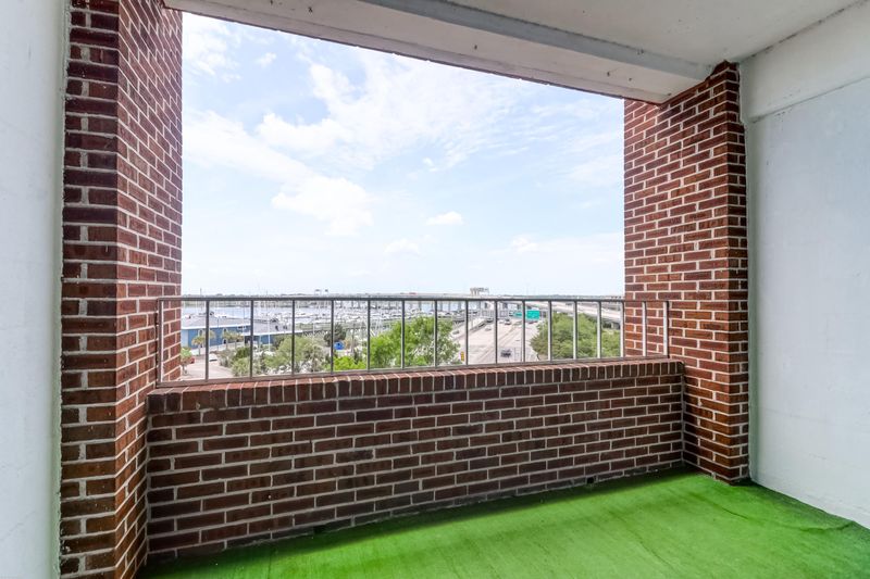 14 Lockwood Dr #4k, Charleston, SC 29401