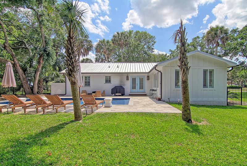 16 20th Ave, Isle Of Palms, SC 29451