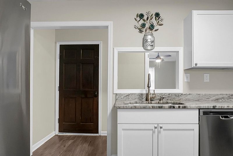 100 Logan Dr, Summerville, SC 29483