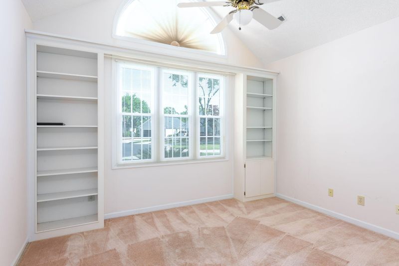 9031 Hackney Ct, North Charleston, SC 29406