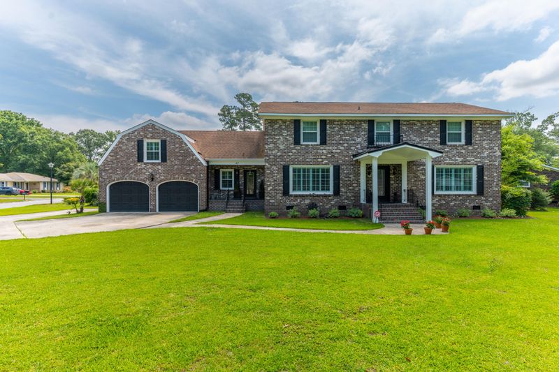 42 Sorento Blvd, Hanahan, SC 29410