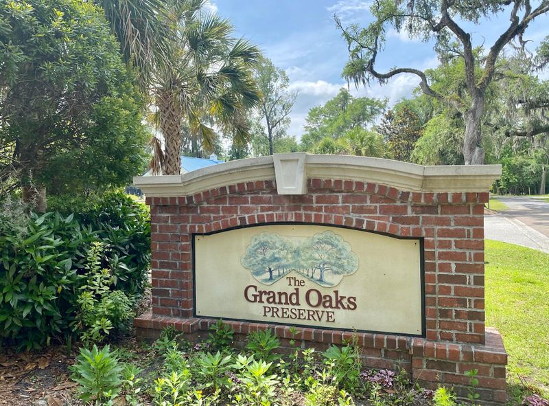 221 Grand Oaks Dr, Ladson, SC 29456