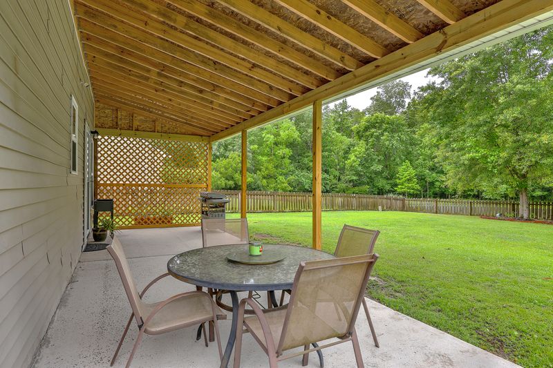 153 Old Tree Rd, Goose Creek, SC 29445