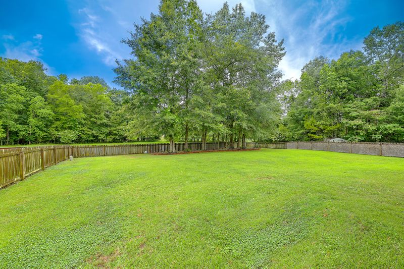 153 Old Tree Rd, Goose Creek, SC 29445