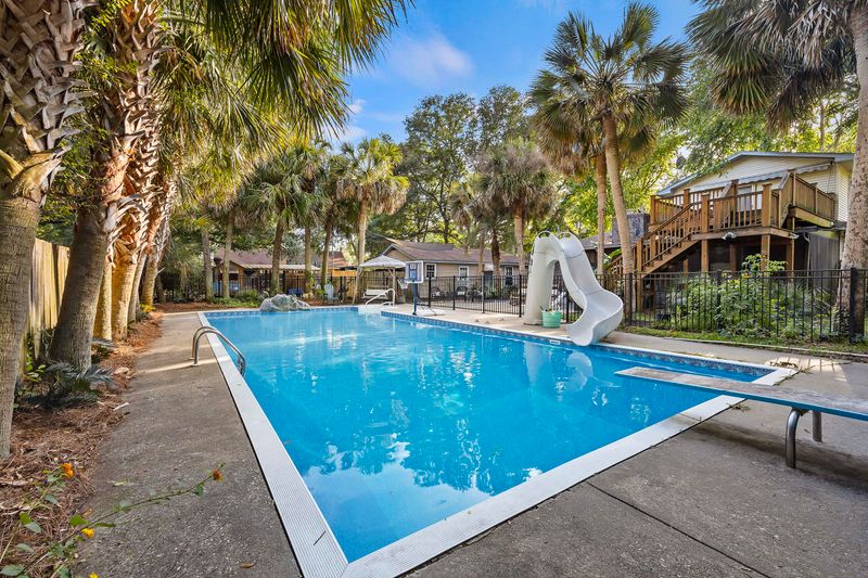 1046 Point Of Lgt Ln, Charleston, SC 29412