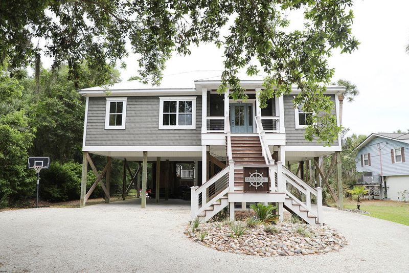 1523 Marianne St, Edisto Island, SC 29438