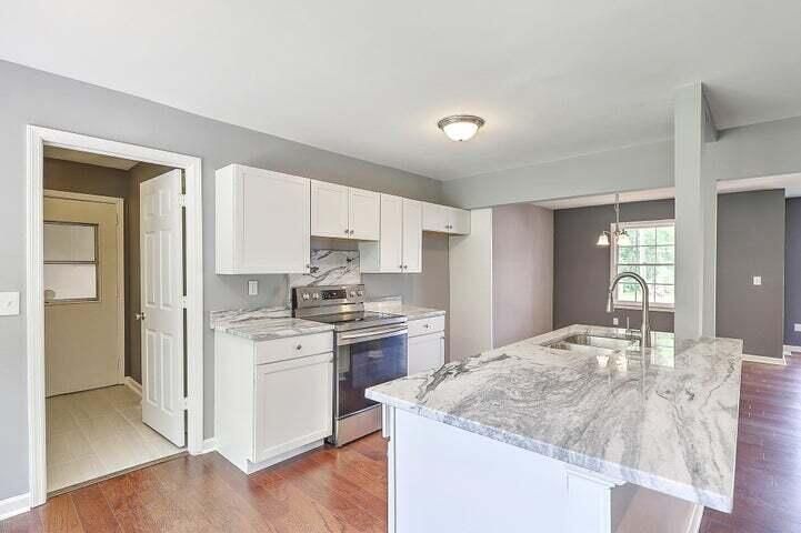 8440 Delhi Rd, North Charleston, SC 29406