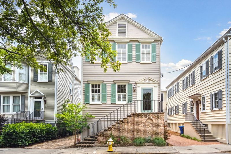 17 Logan St, Charleston, SC 29401
