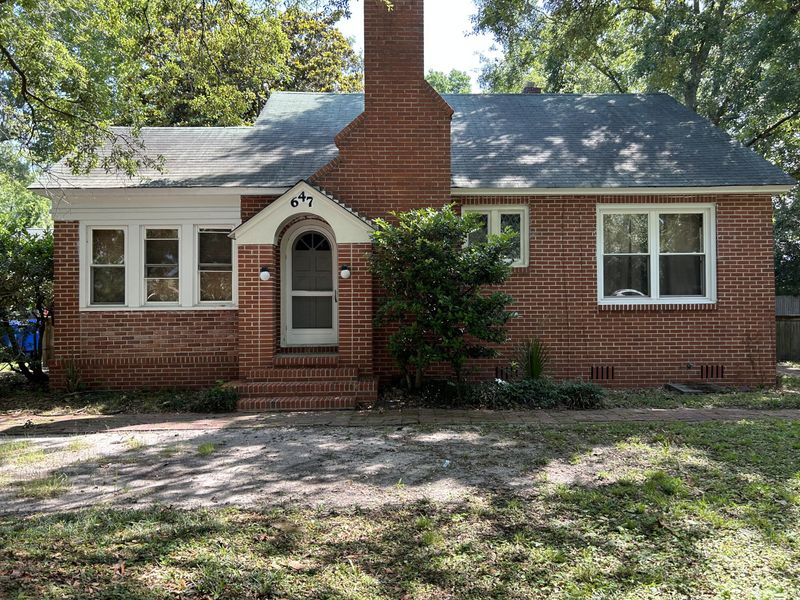 647 Magnolia Rd, Charleston, SC 29407