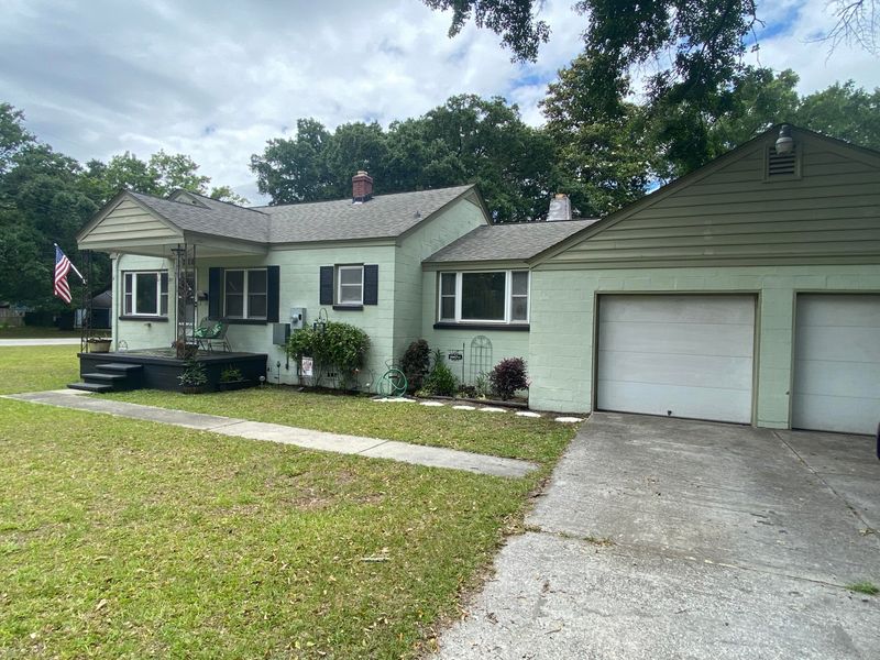 1216 Stratford Rd, Hanahan, SC 29410