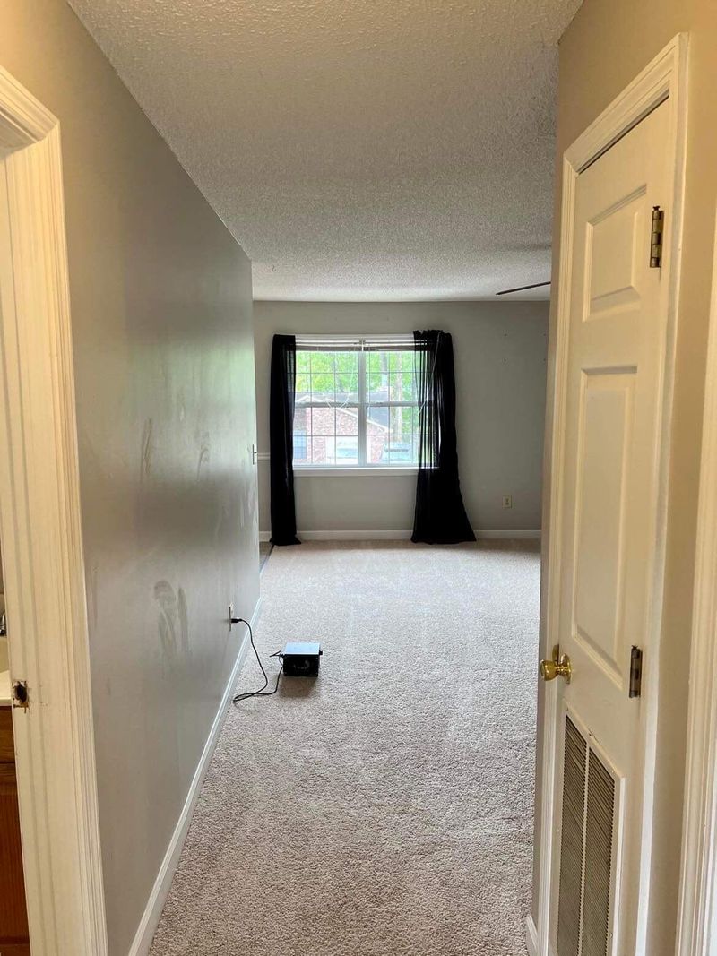109 Elmwood Ave #D, Ladson, SC 29456