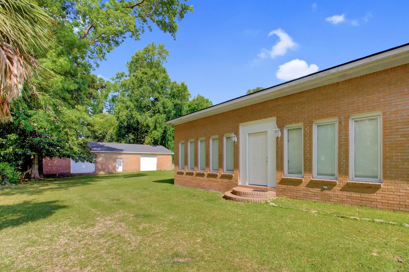 5805 Murray Dr, Hanahan, SC 29410
