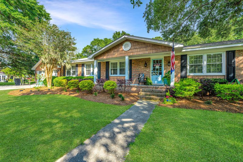 731 London Dr, Charleston, SC 29412