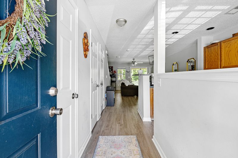 502 Yellow Hawthorne Cir, Summerville, SC 29483