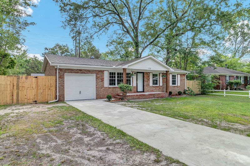 139 Harvey Ave, Goose Creek, SC 29445