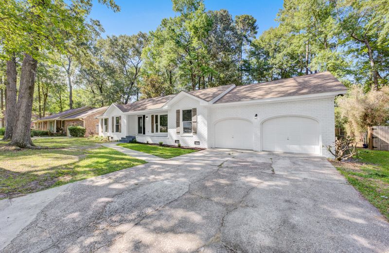 117 Stratford Dr, Summerville, SC 29485