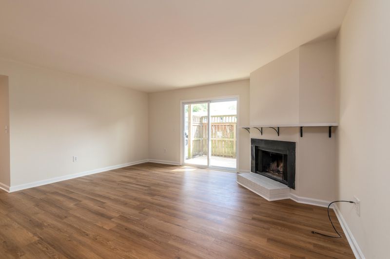 1402 Camp Rd #2c, Charleston, SC 29412