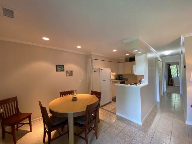 216 Sea Cloud Cir, Edisto Island, SC 29438