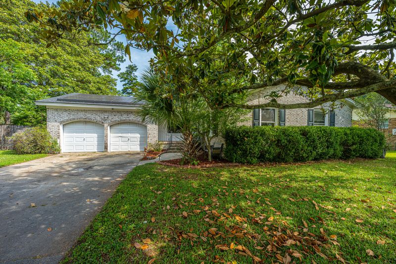 2580 Vistavia Rd, North Charleston, SC 29406