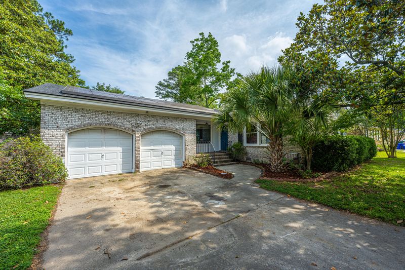 2580 Vistavia Rd, North Charleston, SC 29406
