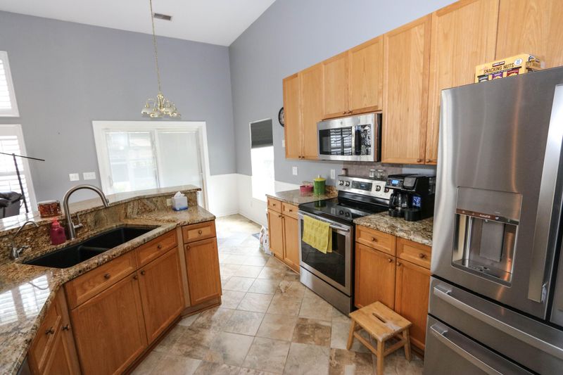 100 Sherry Ct, Summerville, SC 29485