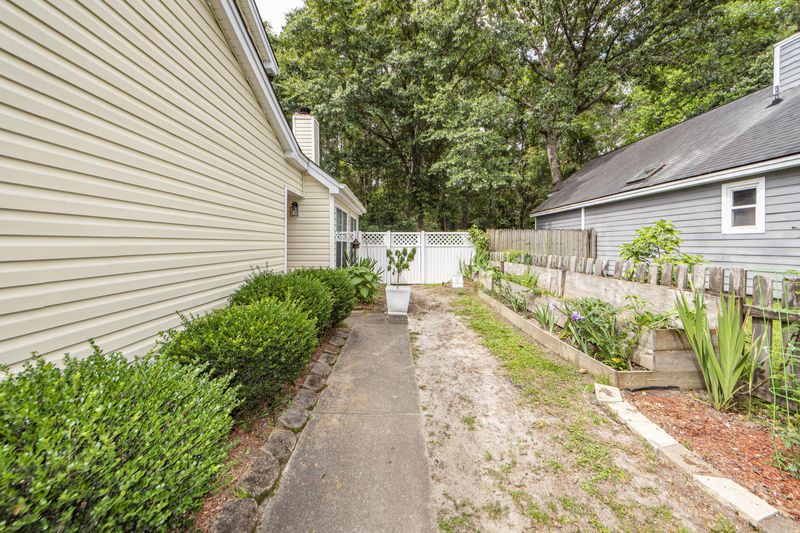 106 Lotus Ct, Summerville, SC 29486