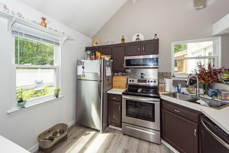 106 Lotus Ct, Summerville, SC 29486