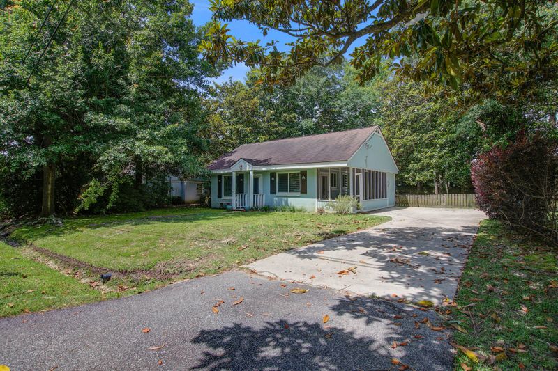 321 Hollywood Dr, Charleston, SC 29407