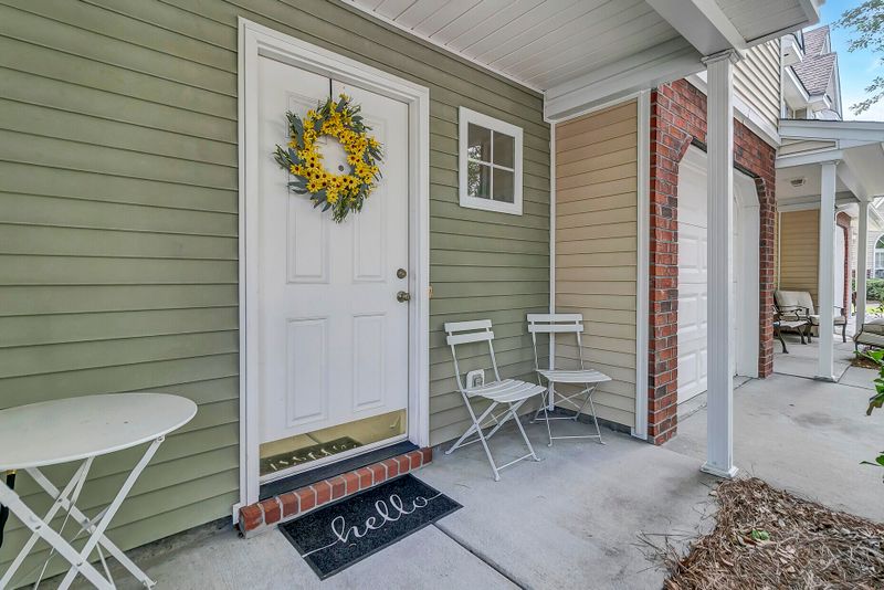 1502 Yellow Hawthorn Cir, Summerville, SC 29483