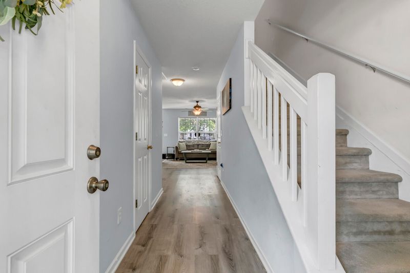 1502 Yellow Hawthorn Cir, Summerville, SC 29483