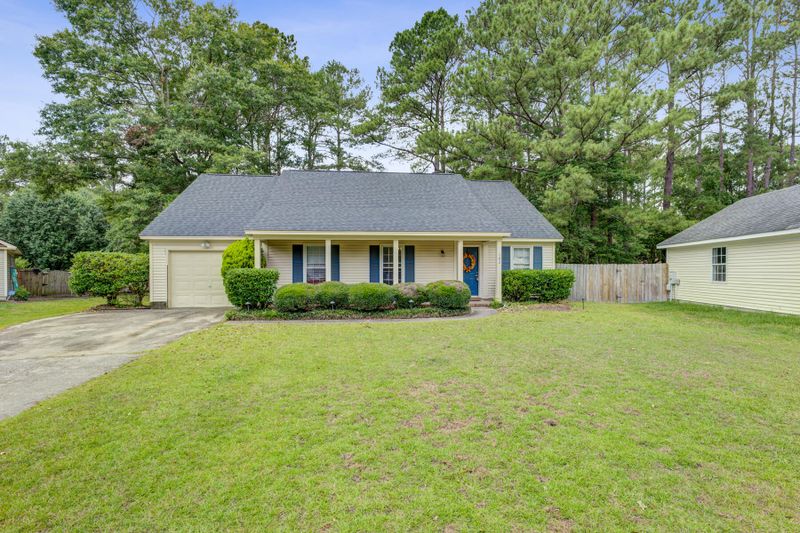 102 Raith Rd, Summerville, SC 29485