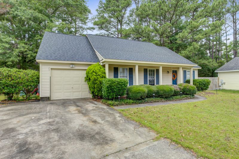 102 Raith Rd, Summerville, SC 29485