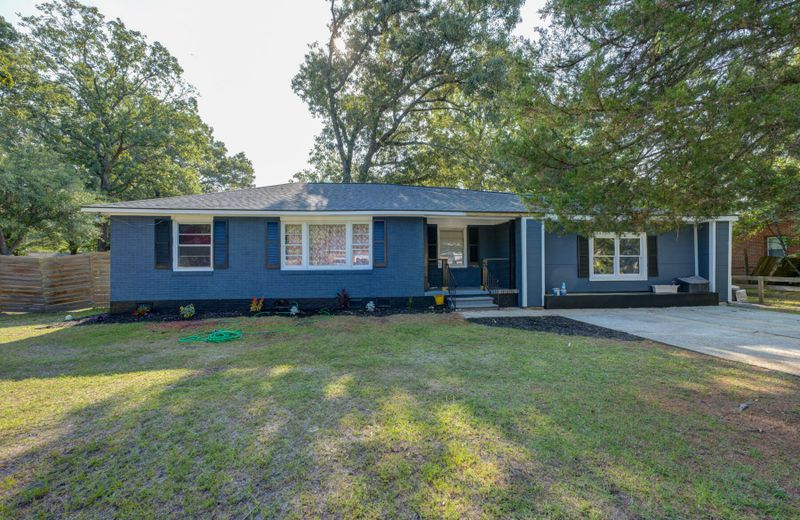 7638 Pinehurst St, North Charleston, SC 29420