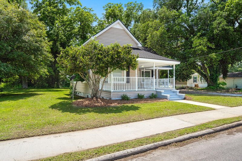 156 E Main St, Harleyville, SC 29448