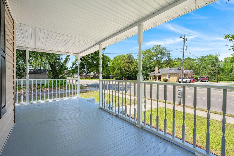 156 E Main St, Harleyville, SC 29448