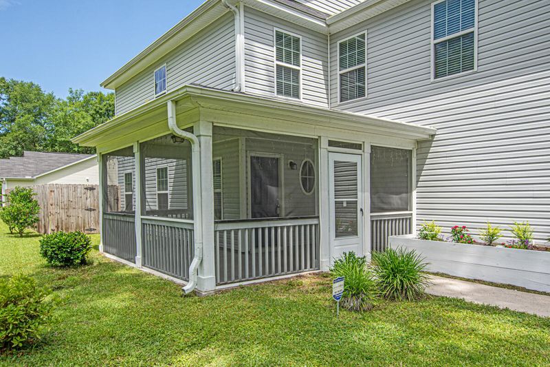 104 Sugarplum Dr, Summerville, SC 29485