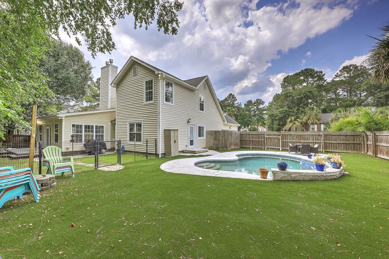 200 Gibbon Ct, Summerville, SC 29485