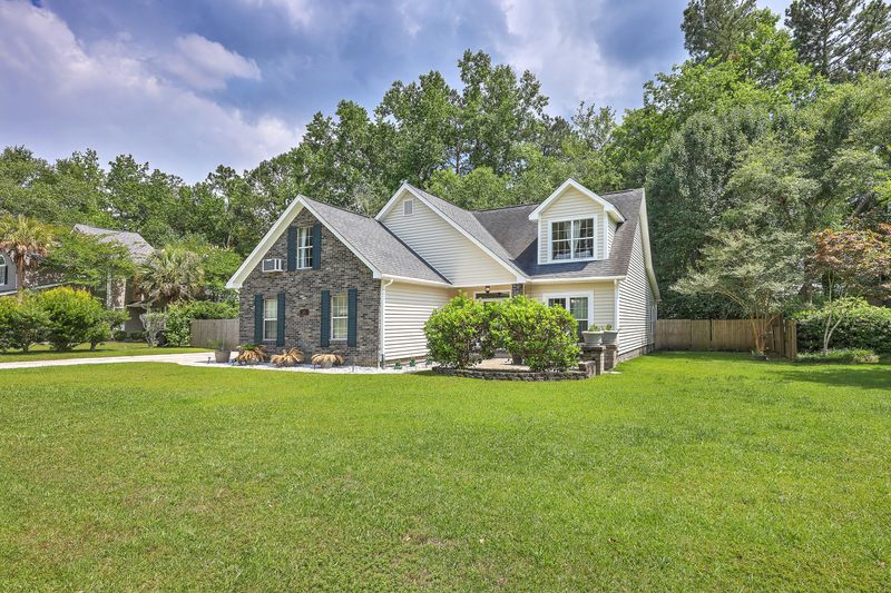 200 Gibbon Ct, Summerville, SC 29485